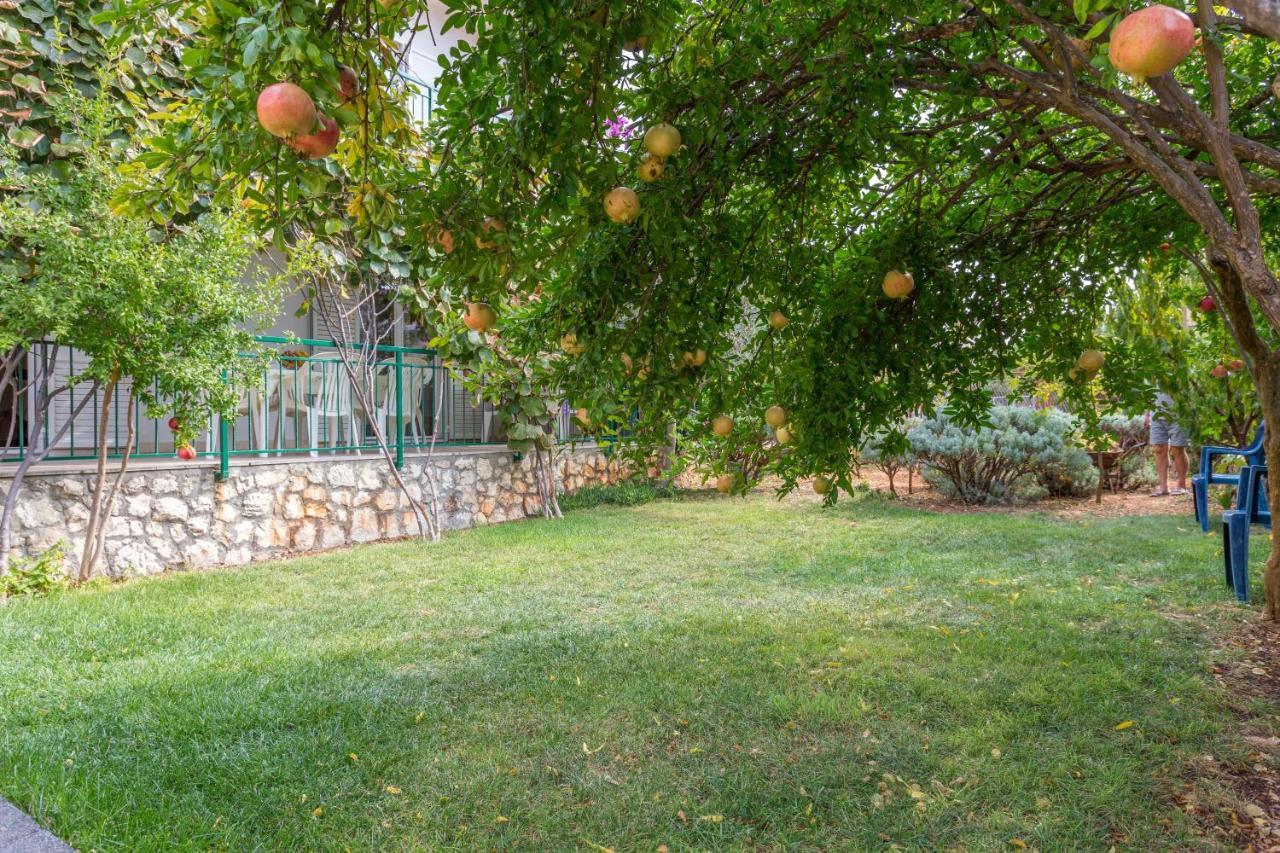 Seaside Holiday House Poljica, Trogir - 5161 มารีนา ภายนอก รูปภาพ