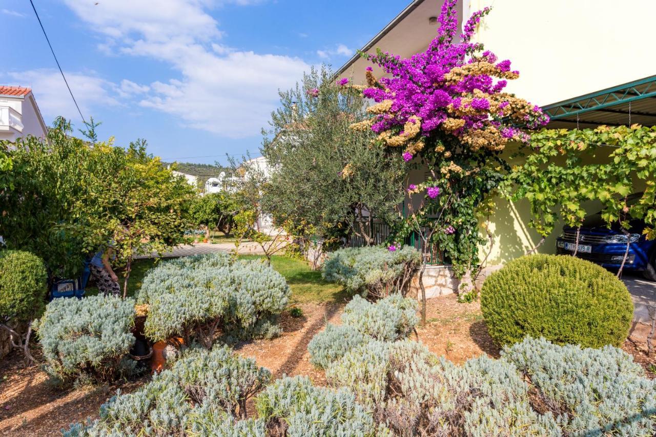 Seaside Holiday House Poljica, Trogir - 5161 มารีนา ภายนอก รูปภาพ