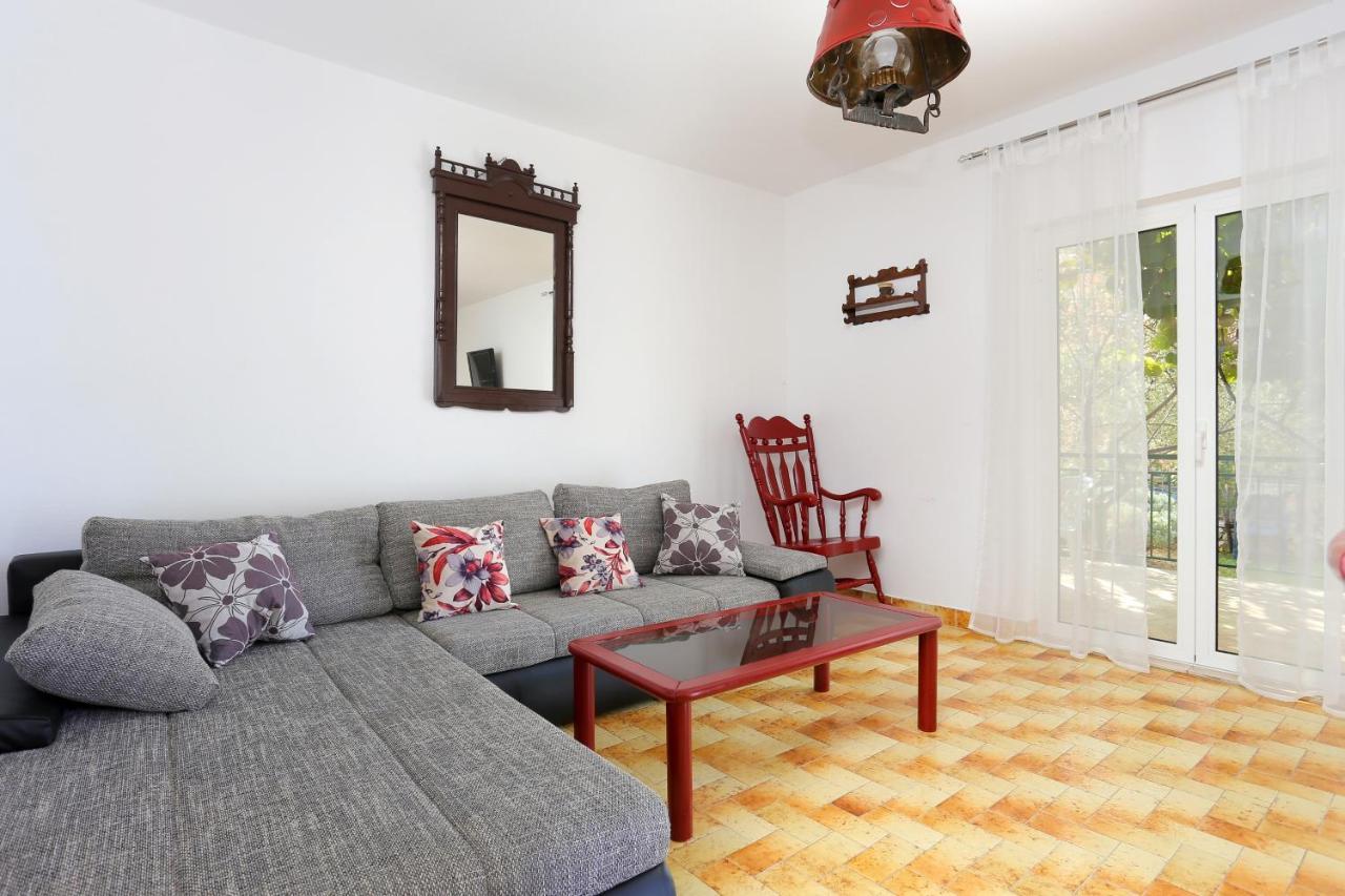 Seaside Holiday House Poljica, Trogir - 5161 มารีนา ภายนอก รูปภาพ