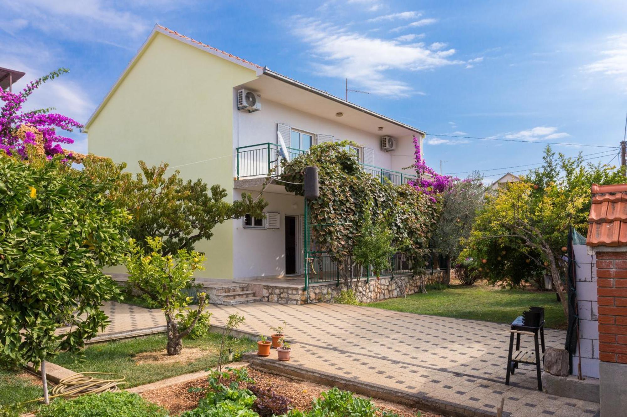 Seaside Holiday House Poljica, Trogir - 5161 มารีนา ภายนอก รูปภาพ